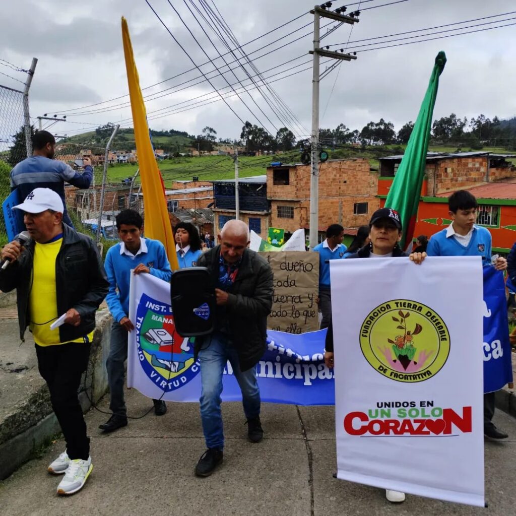 Campaña de aseo y caminata urbana pedagógica ambiental
