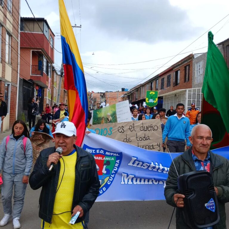 Campaña de aseo y caminata urbana pedagógica ambiental