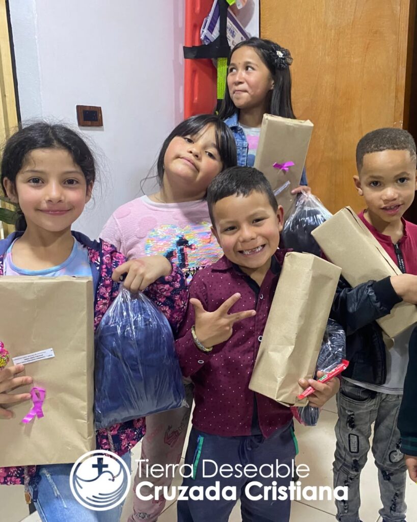 Temporada navideña 2024: entrega de regalos a los niños de la Fundación