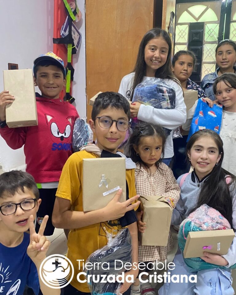 Temporada navideña 2024: entrega de regalos a los niños de la Fundación