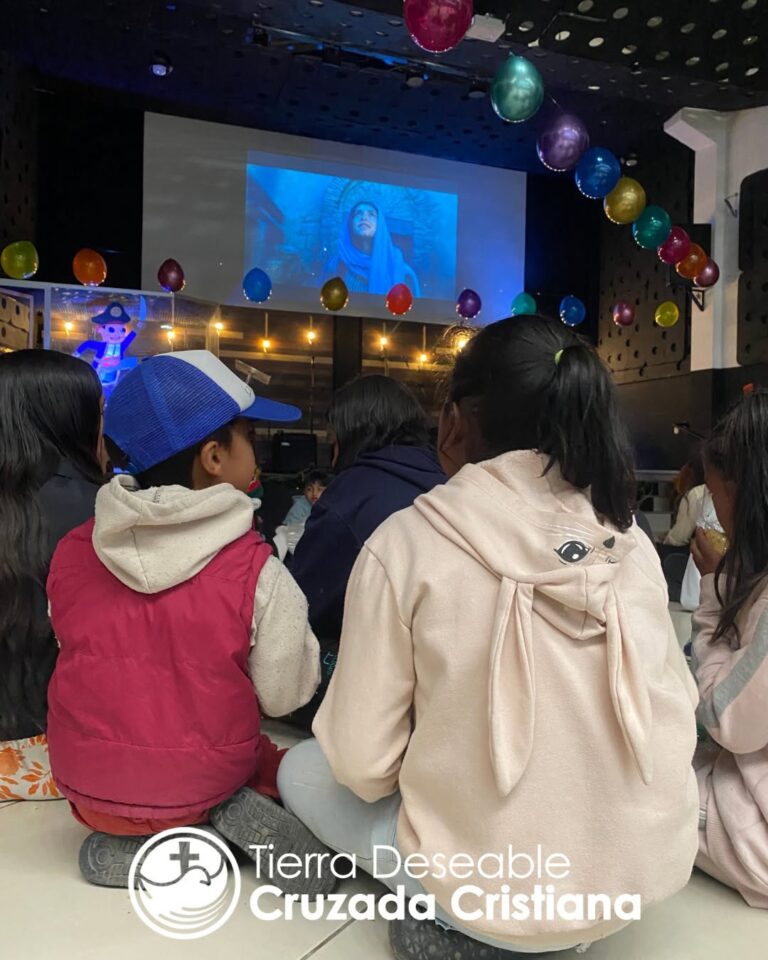 Temporada navideña 2024: entrega de regalos a los niños de la Fundación