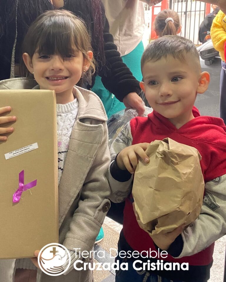Temporada navideña 2024: entrega de regalos a los niños de la Fundación