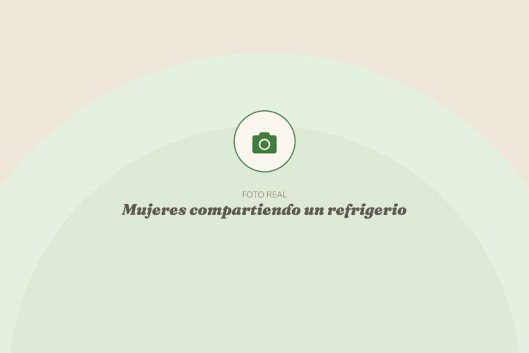 Mujeres compartiendo un refrigerio
